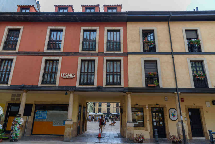 Oviedo 029 - plaza Del Fontan.jpg